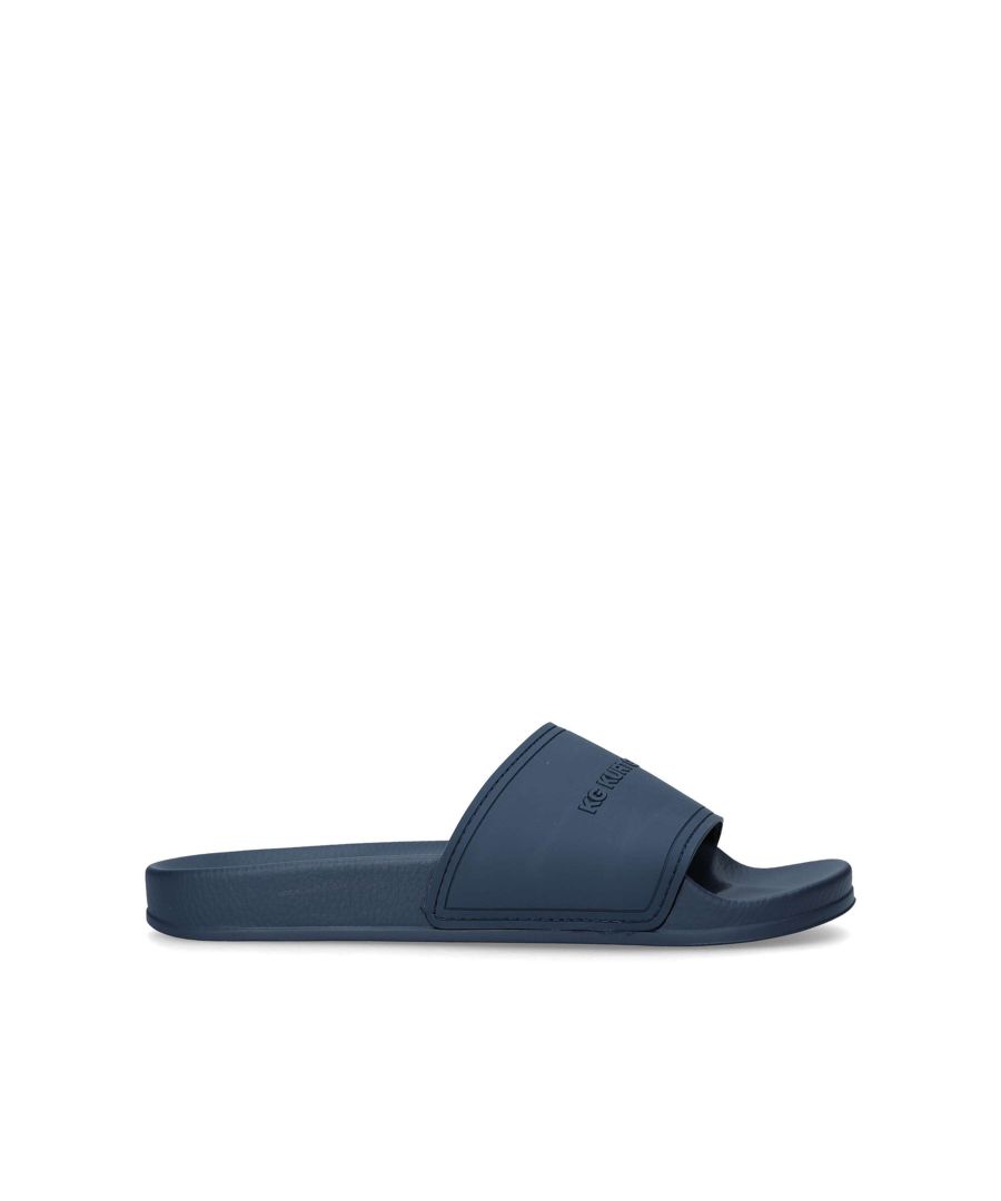 Simplicity is key with the navy Ibiza Sliders from KG Kurt Geiger. The wide rubber strap is elevated with embossed branding to catch the eye and the navy sole is curved for daytime comfort.