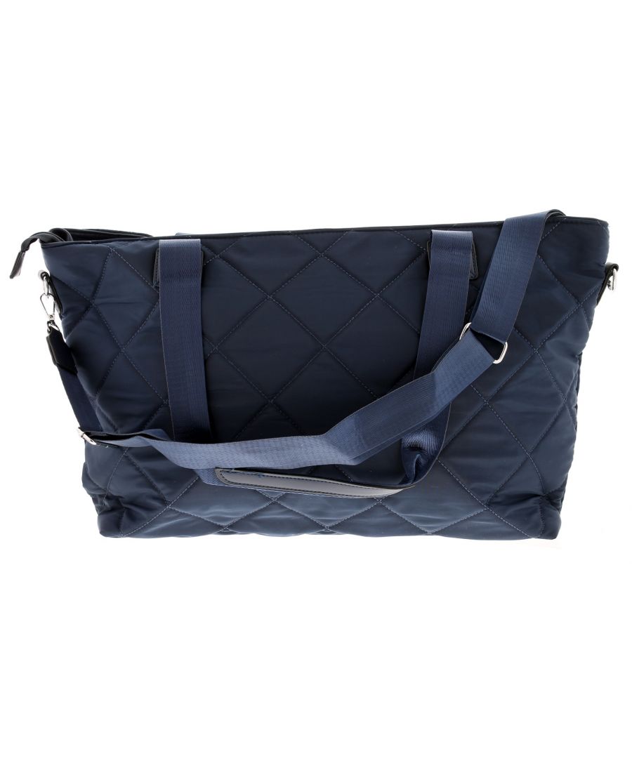 Ladies large fashion nylon quilt shopped with zip fastening and double handle. Manmade upper, lining with a synthetic sole.