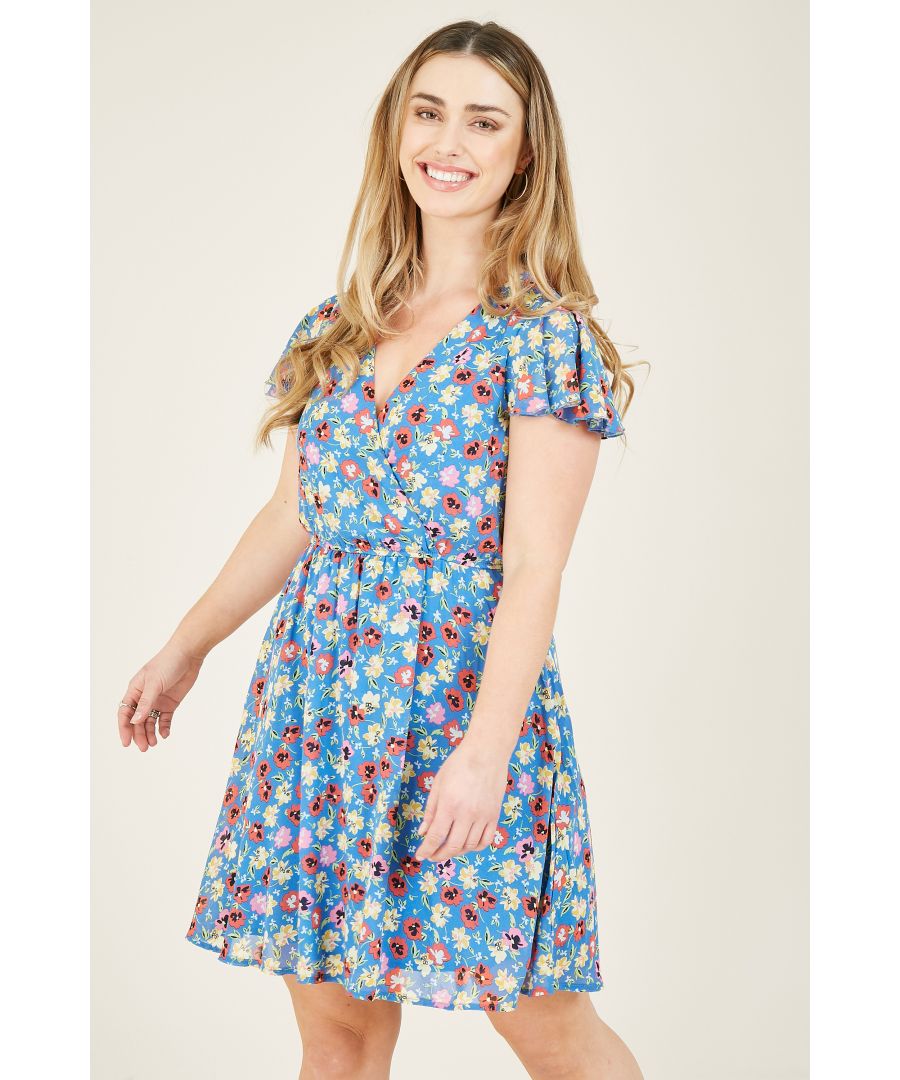 Enhance your natural curves with this classicly cut Mela Blue Floral A-Line Dress. Perfect for warmer weather, this dress features a knee skimming design, and short sleeves. We love this piece paired with a block colour, kimono style shrug or a simple denim crop. Match with pink, red or yellow accessories to bring out the floral tones.  Shell:100% Polyester, Lining:100% Polyester Machine Wash At 30 Length is 89cm-35inches