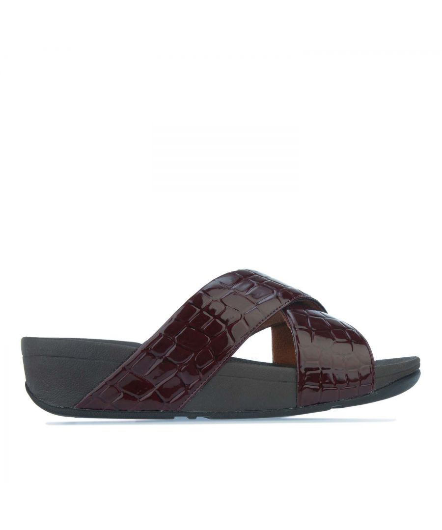 Womens Fit Flop Lulu Patent Croc- Print Slide Sandals in burgundy.- Synthetic upper.- Slip on closure.- Patent croc embossed.- Microwobbleboard sole.- Resistant rubber outsole.- Ref.: ED5894