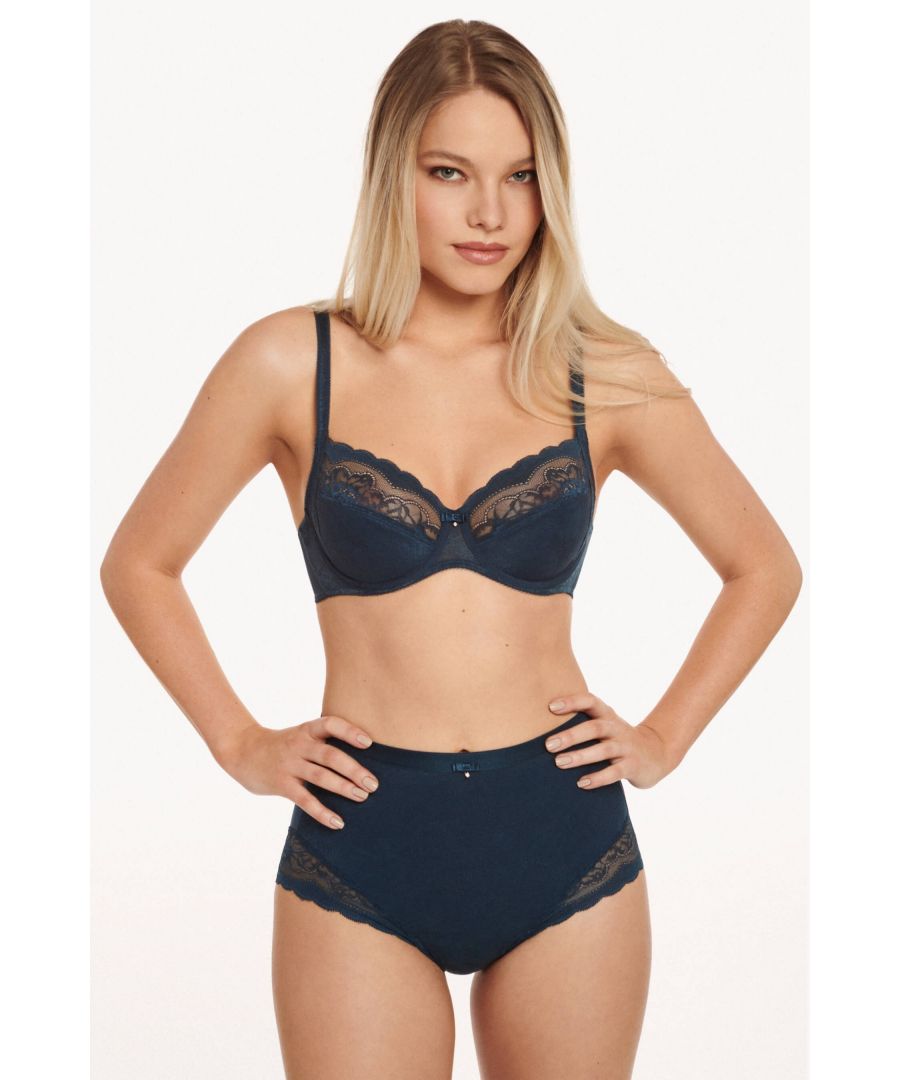 These high-waist briefs from the Lisca 'Evelyn' range are classy, modern and will cover most of your tummy. They are made from combination of lace and elastic mesh with lacy inserts. These briefs are comfortable, elegant, and practical. The front of the brief is lined with tulle for added control across your stomach.