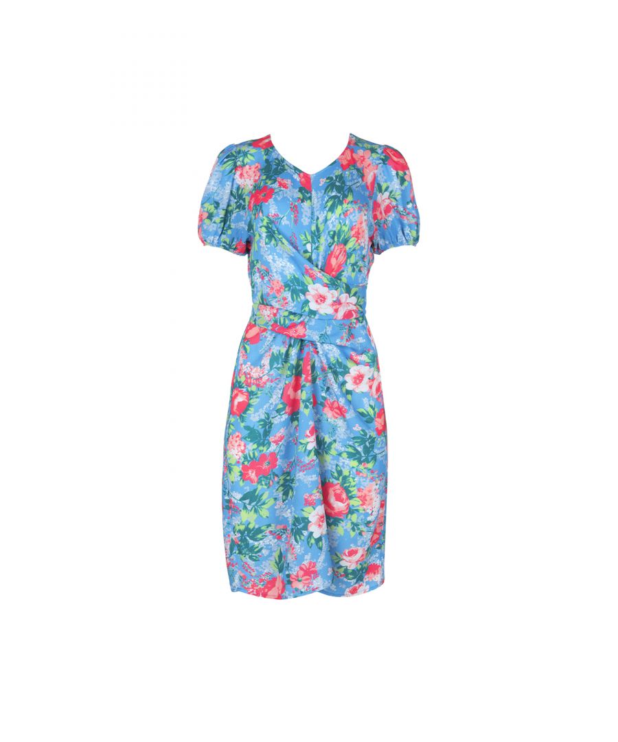 This short-sleeved dress from the Lisca ‘Manila’ range is in a retro print. Features ruched sleeves and fastening at the waist which ties at back.