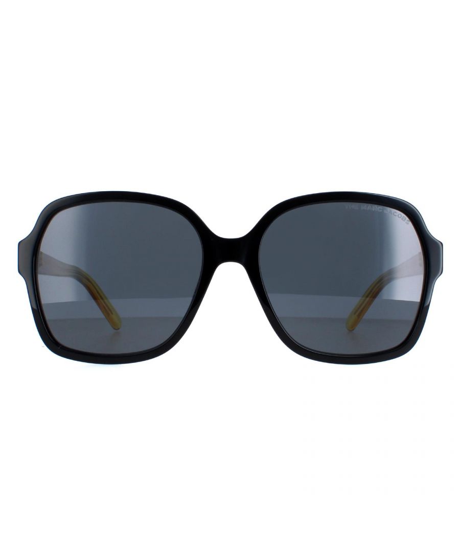 Marc Jacobs Square Womens Black Yellow Grey 526/S  Sunglasses are a classy square style crafted from lightweight acetate. The Marc Jacobs emblem is engraved on the slender temples for brand authenticity.