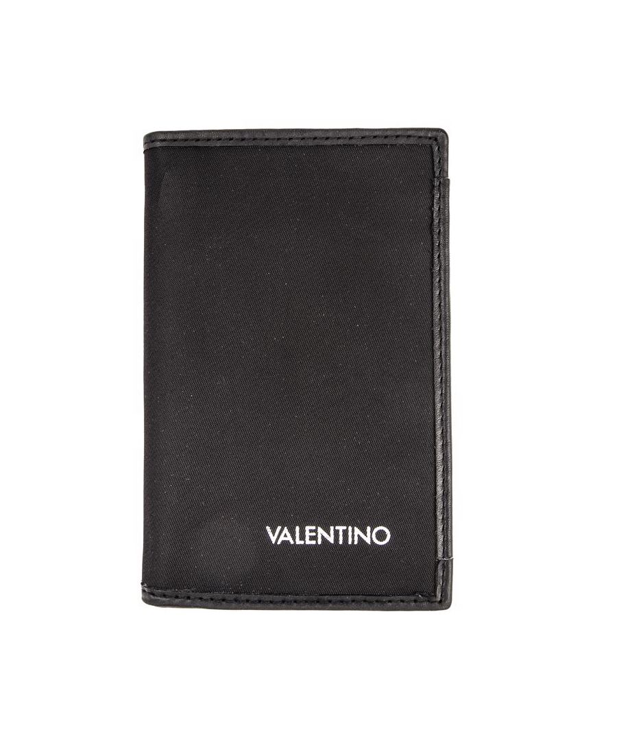 Blijf praktisch en mooi met designaccessoires. Deze Kylo portemonnee van Valentino Bags is gewoon geweldig. Het beschikt over zes kaartsecties. secties met dubbele noten en kenmerkend logo.