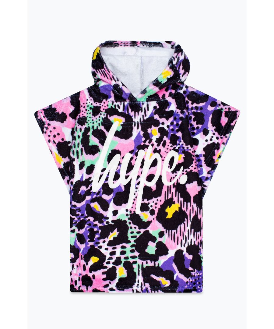 Stay safe from the sun this Summer with the HYPE. Girls Disco Leopard Pink Beach Cover Up. Designed in a 100% polyester fabric base for ultimate comfort, boasting a hood, all-over pink disco leopard design, and the iconic HYPE. script logo. Wear over a matching swimsuit and a pair of HYPE. sunglasses to complete the look. Machine wash at 30 degrees. 