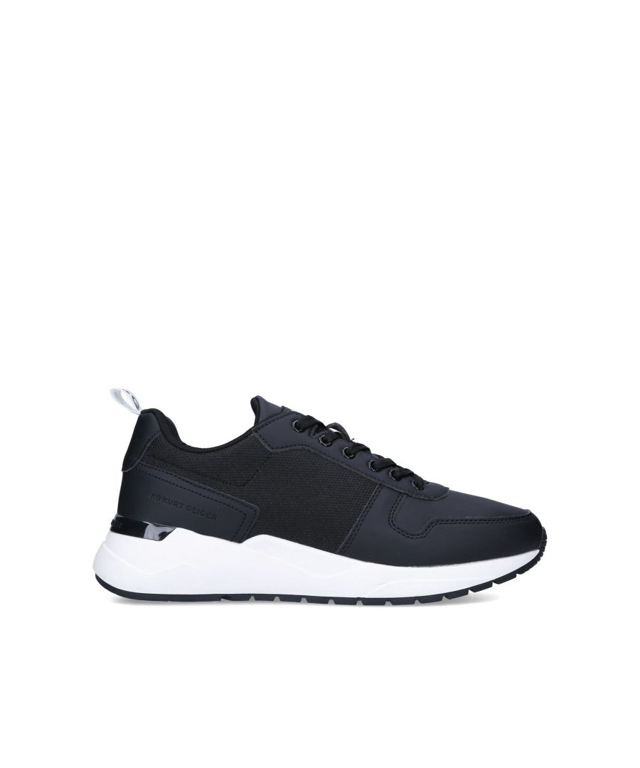 The Kofi sneakers are a timeless style to wear season after season. Their upper is in a black shade with lace up front above a branded tongue. The back of the ankle features a black and white pull tab all sitting on a white sole with black branded panel.