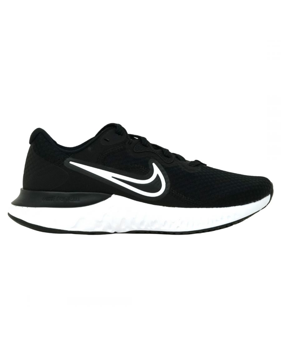 Nike Renew Run 2 zwarte sneakers. Nike zwarte sneaker. Merkbadge aan de zijkant van de schoen, grote rubberen zool. 100% textiel, branding op tong. Lace Fasten Trainers, Running Trainers Perfect voor de sportschool. Stijl: CU3505 005
