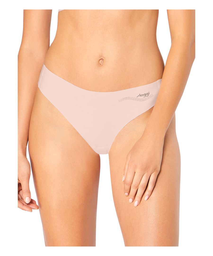 Sloggi ZERO Feel range is made from a luxuriously soft, lightweight fabric made from multi-stretch Japanese fabric for an ‘unfeelable feeling’ and complete comfort. Featuring flat edges and flat dot-bonded seams for an invisible and no VPL look under clothing. Size guide: XS (8), S (10), M (12), L (14), XL (16).