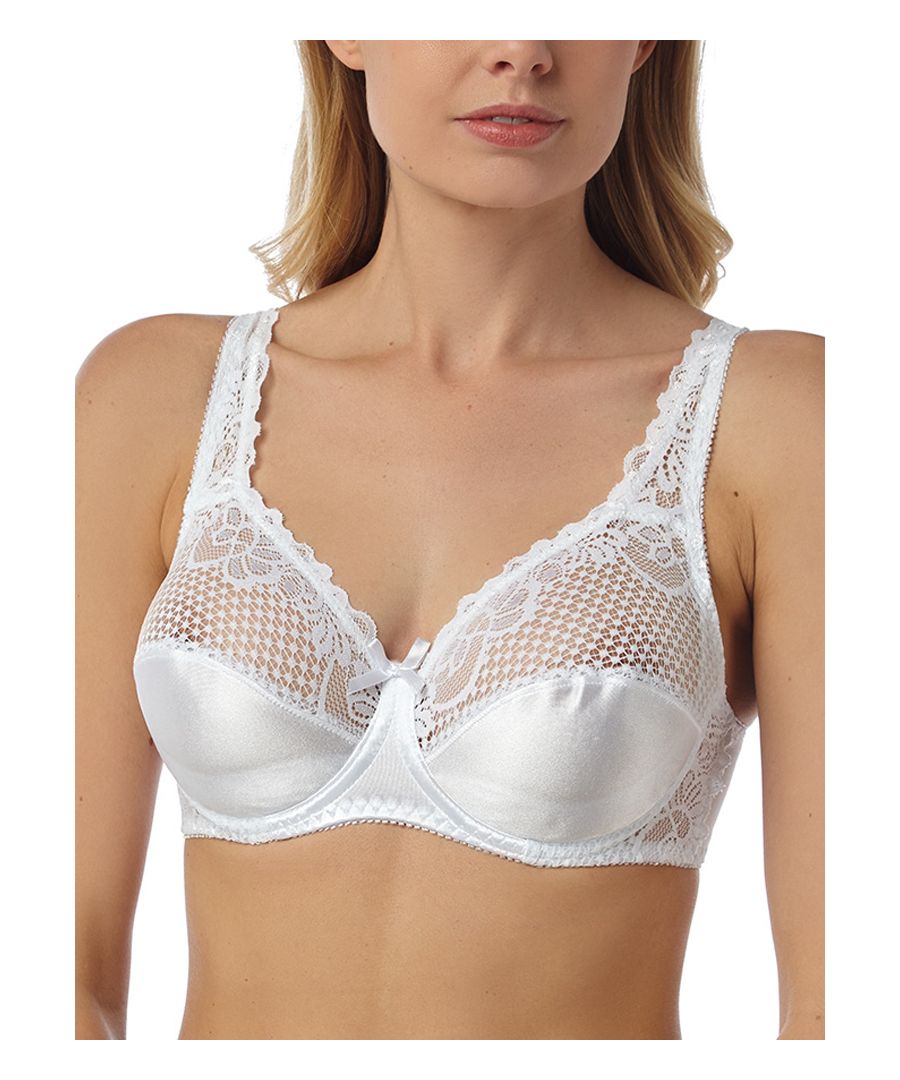 This Marsylka bra has underwired cups for uplift and support and non padded cups for a natural shape. Adjustable straps and hook and eye fastening for the perfect fit.