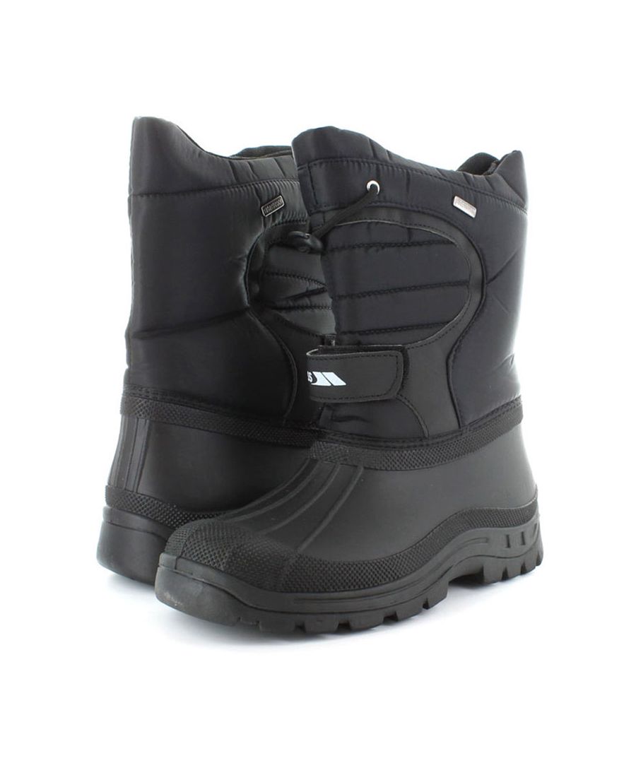 These Trespass unisex snowboots are made of TRP/ PU/Textile upper, Imitation short fur lining and has a rubber sole. They come with toggle adjustment around top of boot, trespass embossment at front, and metal waterproof badge. Theses boots are waterproof, ideal winter outdoor clothing.
