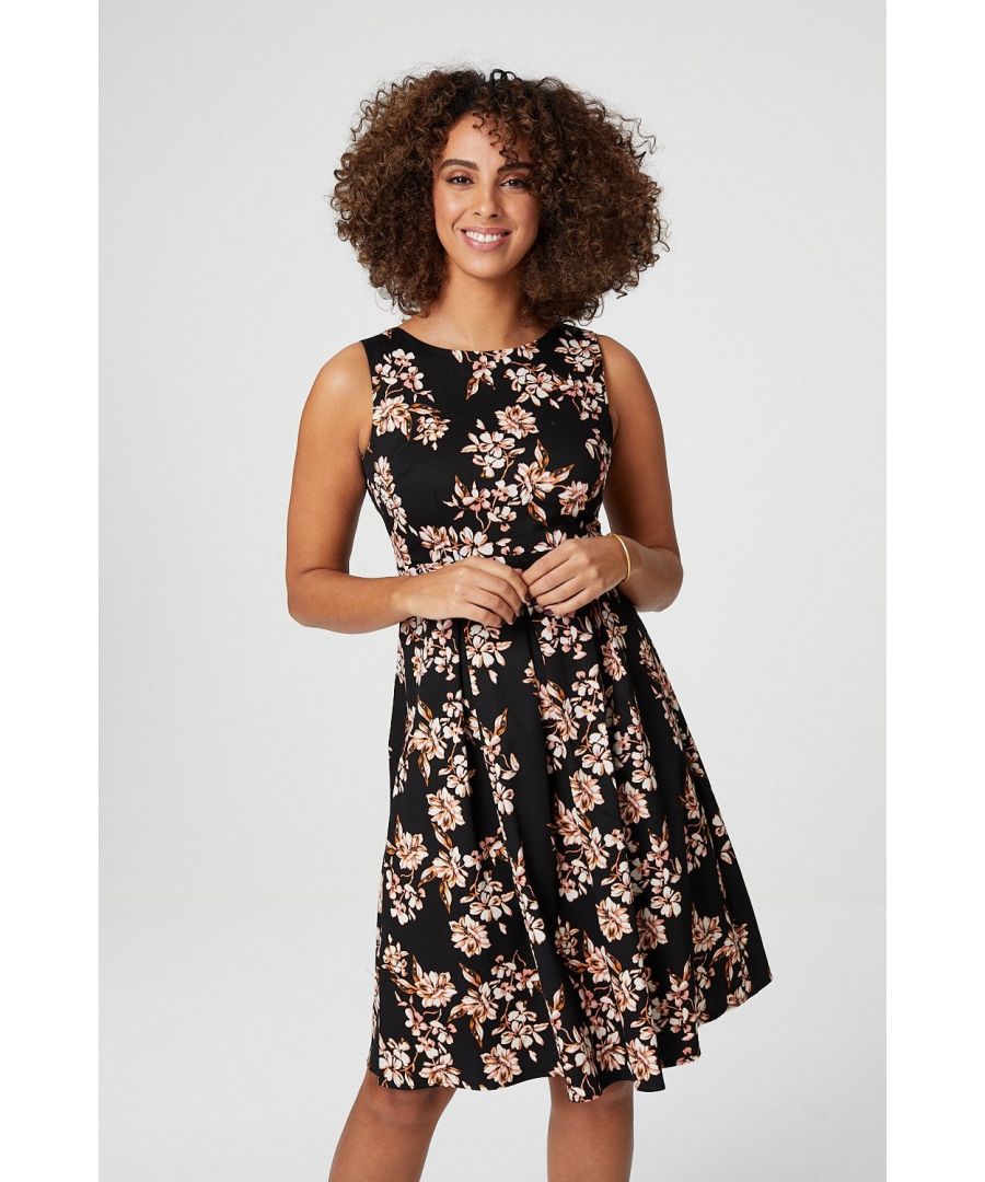Add a figure flattering floral skater dress to the mix this season. With a round neck, a sleeveless fit, a removable patent belt and a flattering fit & flare knee length skirt. Pair with black heels for a special occasion or with trainers and a denim jacket for the weekend.