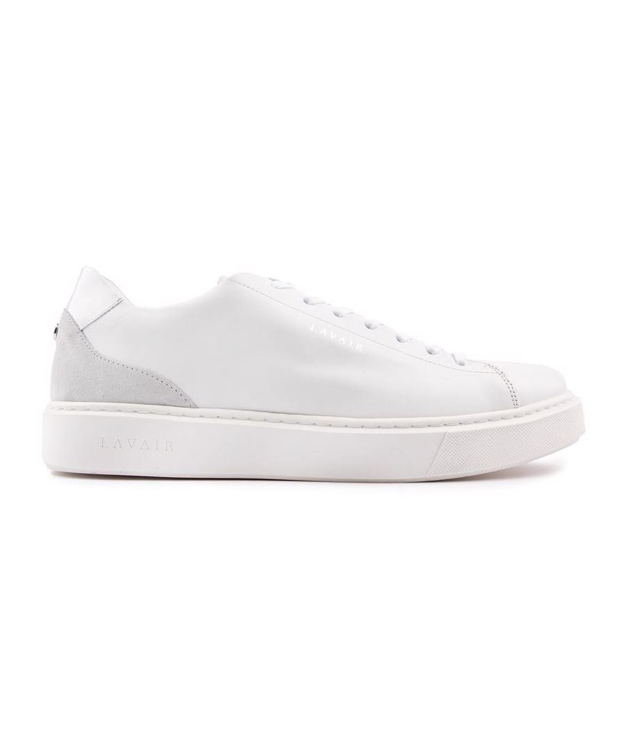 Deze Luna-sneaker van Lavair's Luna is een mode-icoon met retro uitstraling. Dit paar heeft een bovenwerk van premium leer met keurige metallic branding en fijne details. Een geweldige aanvulling op je smart-casual garderobe.