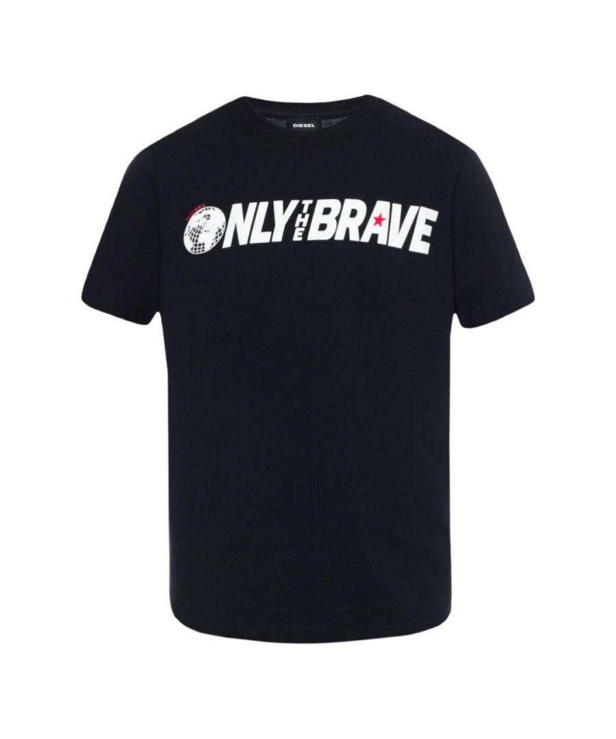 Diesel T-Just-SV zwart T-shirt met 'Only The Brave'-logoprint. Diesel zwart T-shirt met korte mouwen Normale pasvorm, past volgens de maat. 100% katoen. 'Only the Brave'-motief op de borst. Stijl: T-Just-SV 900