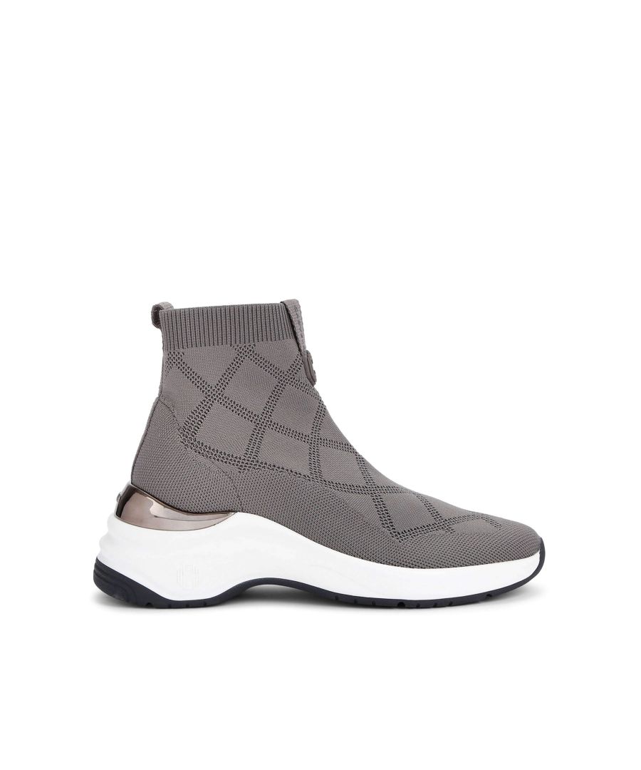 The Chequerboard trainer features a grey knitted upper with overstitch quilting detail. There is a grey rubber Signature C stud on the front of the ankle and branded web pull tab on the back.