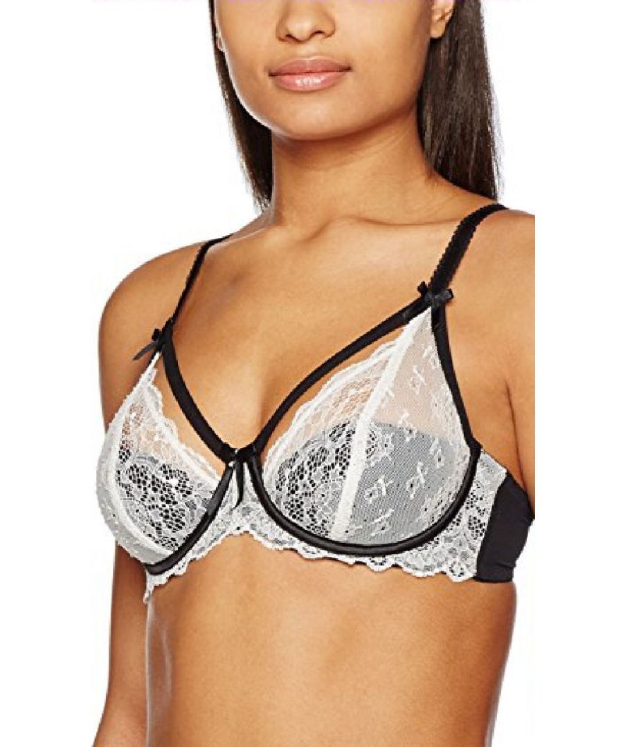 Pour Moi Obsession, this sexy Plunge Bra creates a gorgeous shape with its half lightly padded underwired cups.  Fully adjustable straps alongside hook and eye closure to provide amazing comfort and support.  Featuring a beautiful lace overlay design with scalloped edges.  Finishing off with cute signature satin bows. Perfect for your lingerie collection!