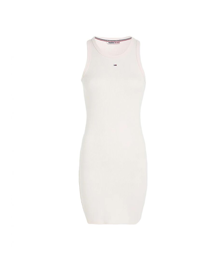 Jurk Tommy Jeans Lichtroze classic Woman Roze Kunststof. Authentieke stadskleding van het merk Tommy Jeans - streetwear/sportkleding design van Tommy Jeans - Tommy Jeans voor damesmode, perfect voor het dagelijks leven - Roze Tommy Jeans jurk past perfect bij de rest van je garderobe - comfortabel synthetisch materiaal - klassiek - Lichtroze klassiek -