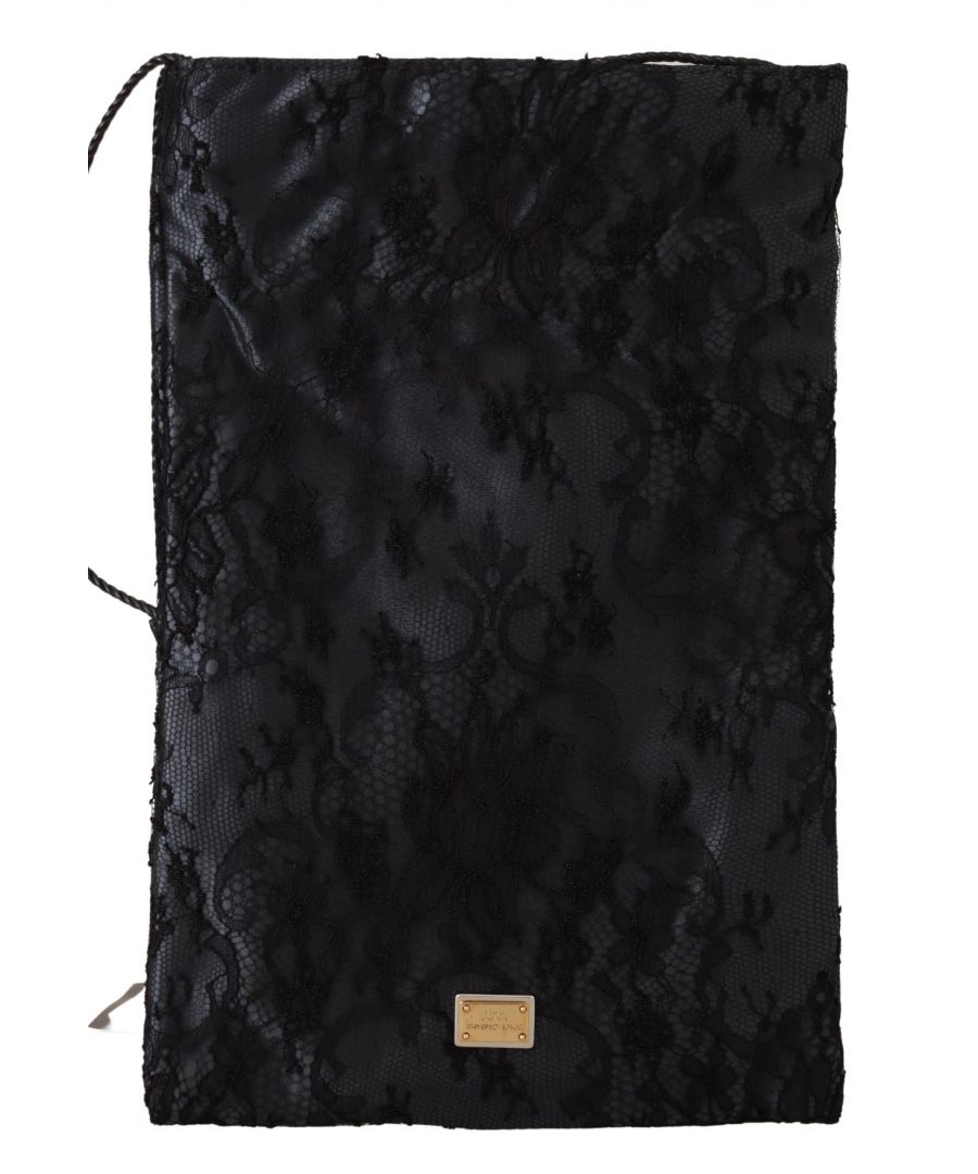 DOLCE GABBANA  Prachtig gloednieuw met tags, 100% authentieke Dolce & Gabbana Satin Lace Drawing Bag met logo Plaque heeft een trekkoord -sluiting. Model: zaktas Materiaal: satijn De kleur zwart Sluitingsafsluiting Logo -details Gemaakt in Italië Zeer exclusief en hoog vakmanschap
