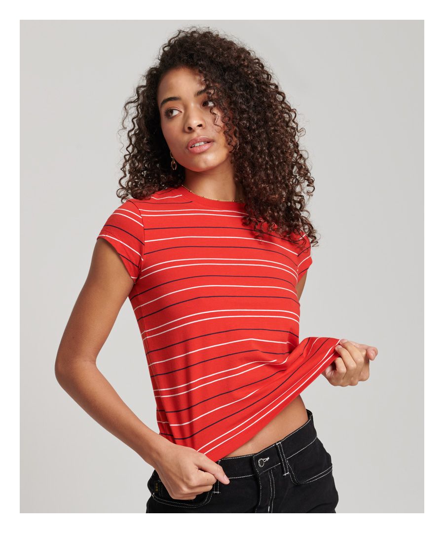 Bring a retro moment to your wardrobe with the nostalgic Cropped T-shirt. Its timeless striped design brings a pop of dimension to your look with 70s style, channelling a classic spirit that'll elevate your everyday wardrobe. Pair this piece with flared jeans for the ultimate retro look.Slim fit – designed to fit closer to the body for a more tailored lookRibbed crew neckCropped designSignature Superdry logo patch