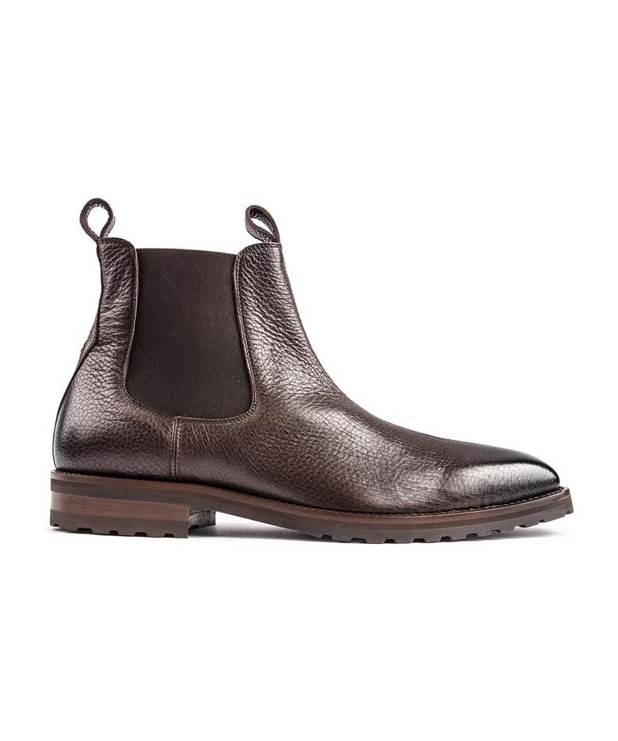 A Noble Style And Timeless Design, The Brown Oliver Sweeney's Talloria Chelsea Boot Is A Must-have For The Modern Gentleman. Featuring A Luxurious Leather Upper With A High Quality Leather Lining Paired With A Rugged Outsole For A Better Grip, The Designer's Signature Branding, Fine Detailing And Elasticated Gussets, These Boots, Of Highest Craftmanship, Are Simply Stylish.