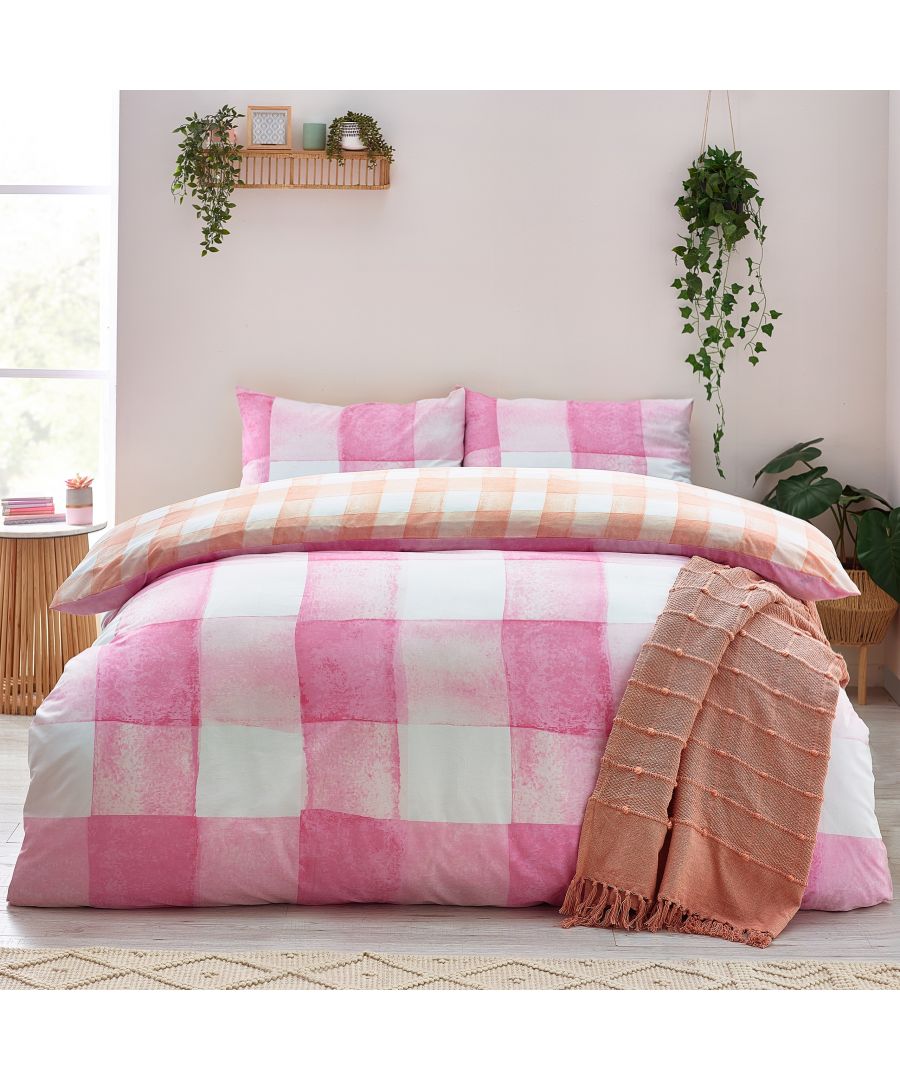 Add instant personality to you home with the Whitstable duvet cover and pillow case set, featuring an oversized pink gingham design. The gingham print continues to the reverse as a micro gingham design on a rose-pink base so you can switch the look when you need to.