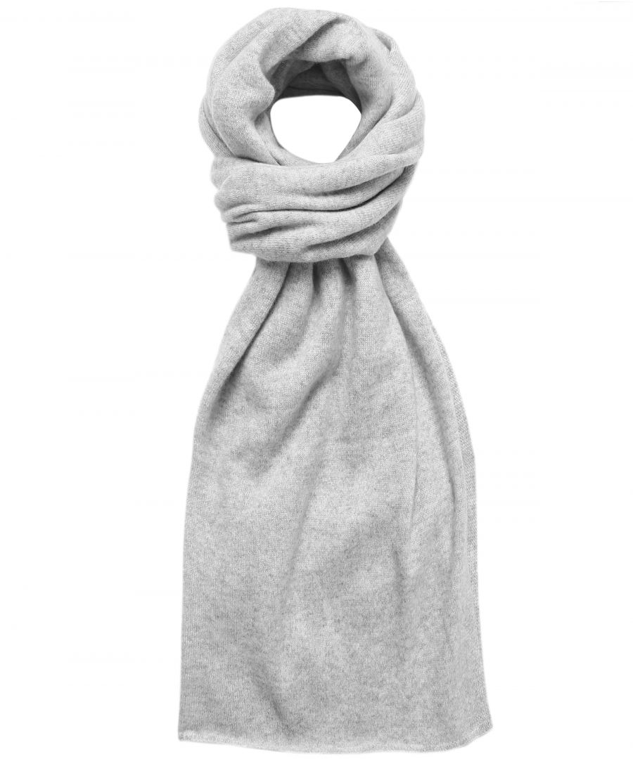 This lofty blanket scarf does everything. Cocoon yourself against the cold mornings, drape it as a blanket while lounging and layer up to travel in style. Soft, fluffy and generously sized, our scarf makes dressing for even the coldest weather an enjoyable affair. It's lofty knit adds warmth without bulk for the softest way to stay warm.Length 190cm x 70cm