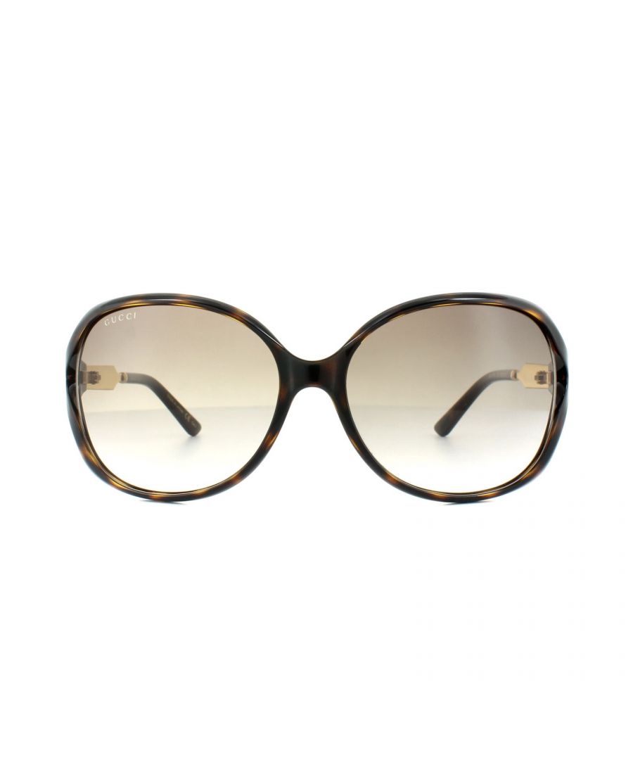 Gucci Sunglasses 0076S 003 Havana Gold Brown Gradient have a number of stand out features to add a really luxurious glamorous finish to these gorgeous Gucci's. Firstly the gap at the temples hints at glamour and the fine detailing, incorporating the Gucci GG logo, along the metal temples is truly stunning.