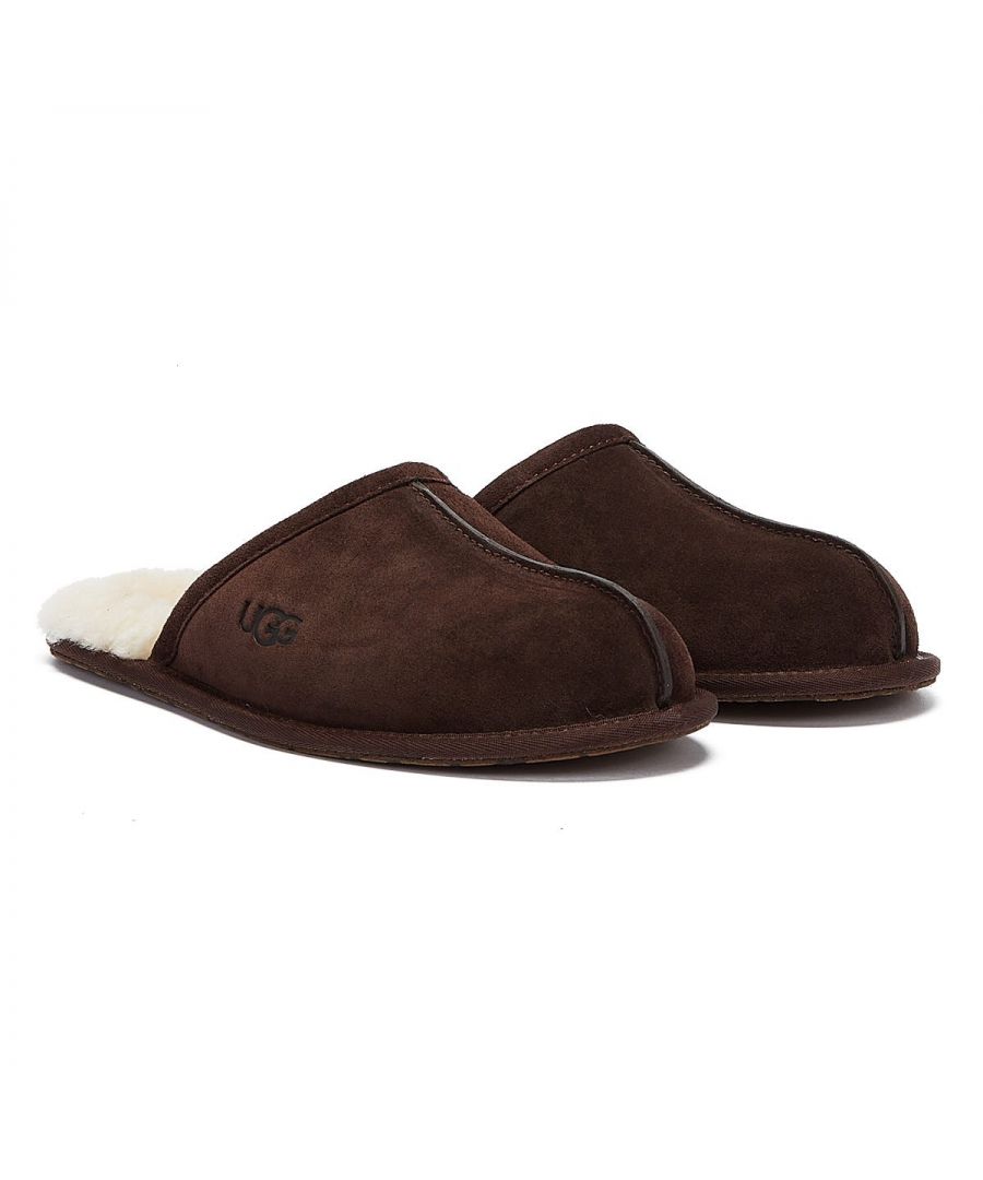 The Scuff from UGG Australia is a slipper meant to be worn indoors. Comes in a suede upper and a wool interior. The outsole combines suede and rubber. Complete with signature branding.\n\n- UGGpure™ wool lining and insole\n- Sheepskin insole