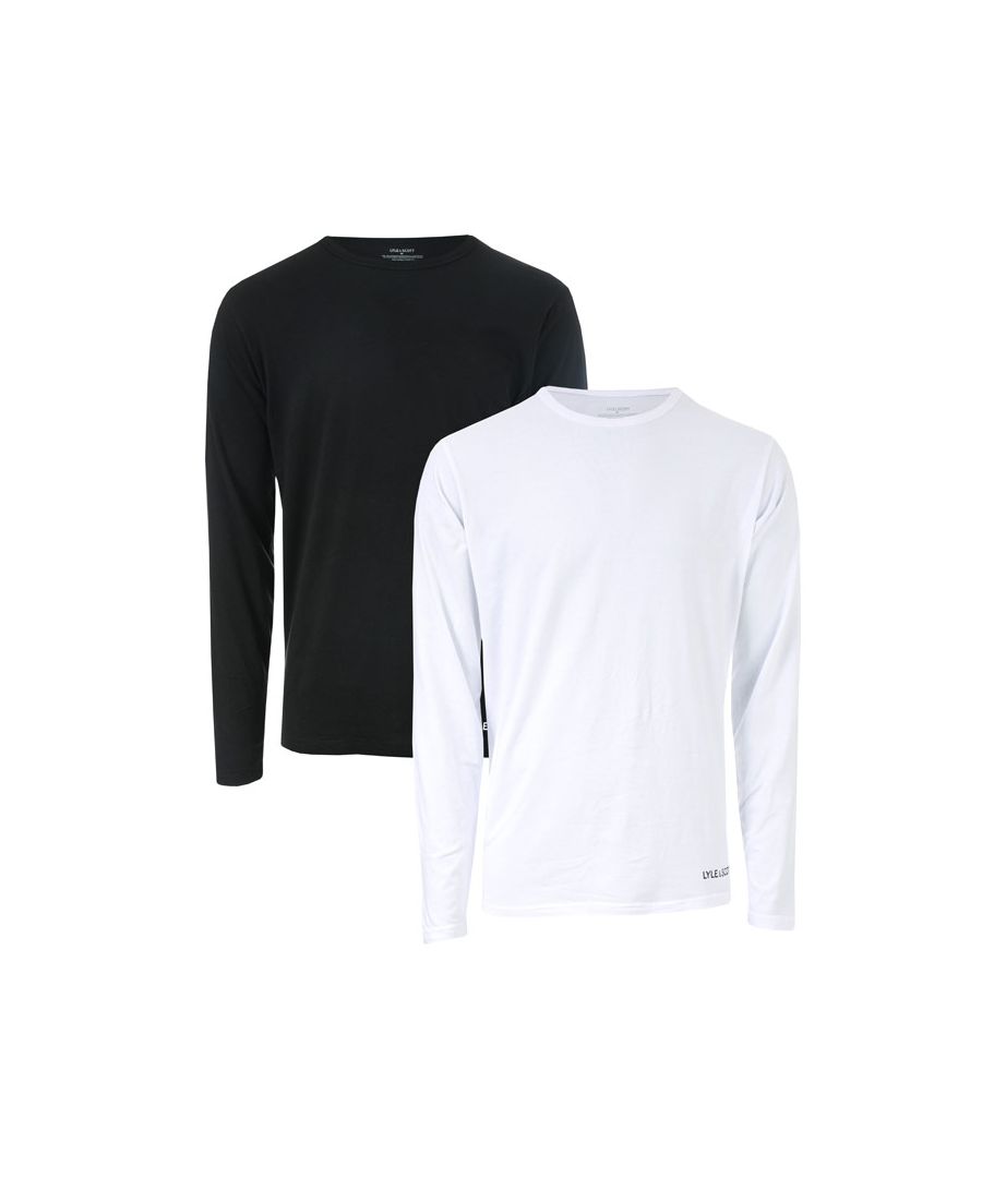 Lyle And Scott Philip lounge T-shirts met lange mouwen voor heren in zwart-wit, set van 2.<br /><br />- Ronde hals.<br />- Lange mouwen.<br />- Merkdetails op de zoom.<br />- Normale pasvorm.<br />- 95% katoen, 5% elastaan. Geschikt voor de wasmachine.<br />- Ref: PHILIP9337