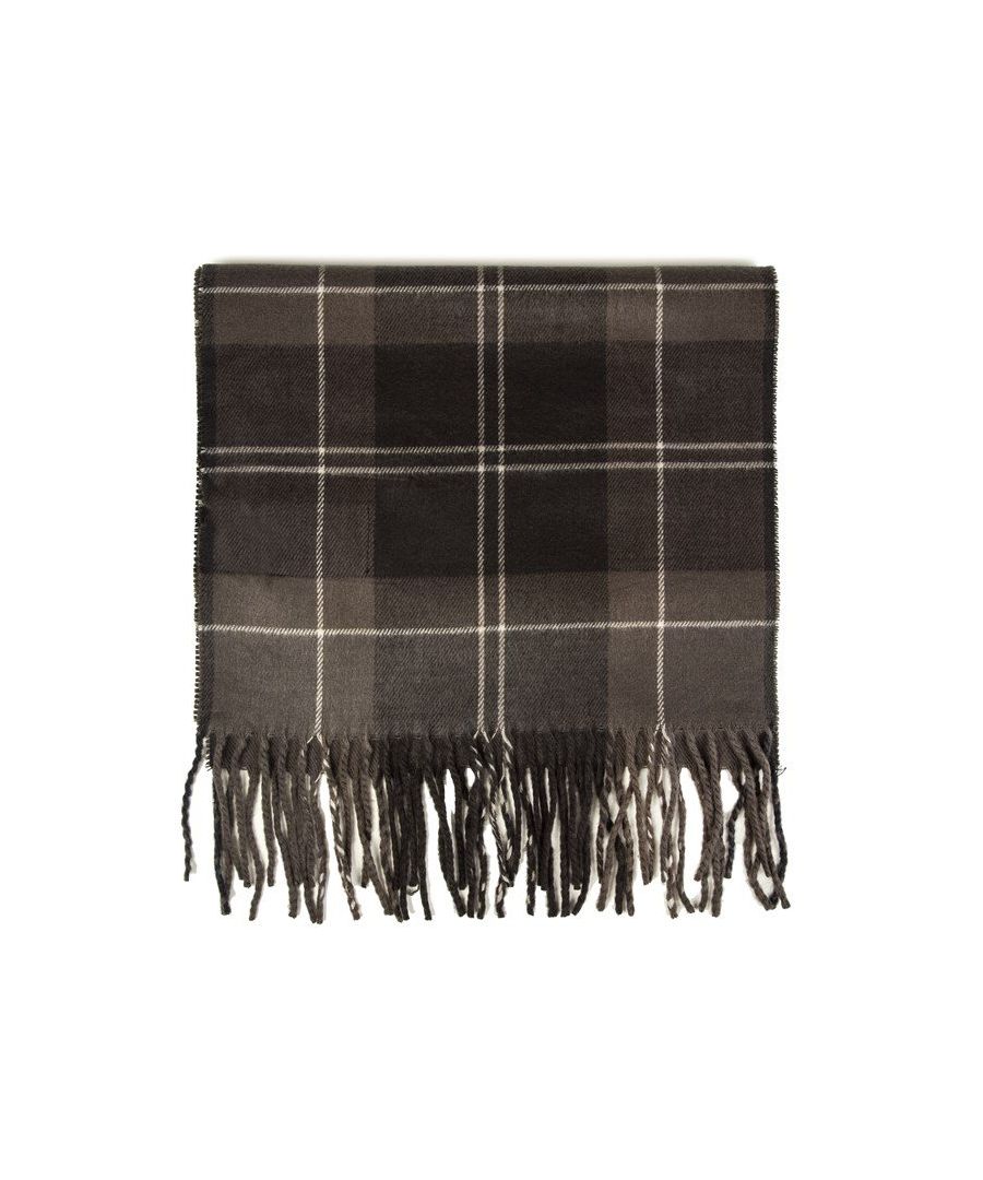 The Gallingale Tartan Scarf Is Crafted In A Soft Upper, Featuring A Fringed Hem And The Barbour Branding. This Classic Accessory Is A Great Addition To Any Gentlemen's Outfit As Well As Keeping You Warm And Cosy.