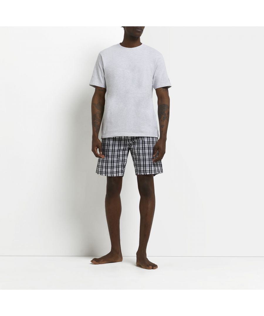 > Brand: River Island> Department: Men> Colour: Grey> Type: Lounge Set> Size Type: Regular> Material Composition: 98% Cotton 2% Elastane> Material: Cotton Blend> Pattern: Solid> Occasion: Casual> Season: SS22> Sleeve Length: Short Sleeve> Neckline: Crew Neck> Set Includes: T-Shirt, Shorts