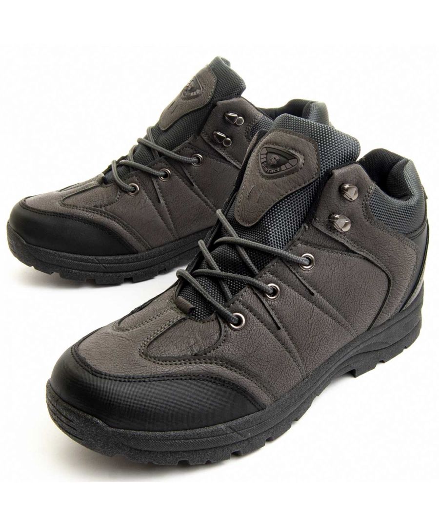 Trekking shoe for men. Flexible material and comfortable style. Removable padding. Doubly reinforced for greater durability. High adhesion sole suitable for any type of land. It is a capsule collection for the brand.