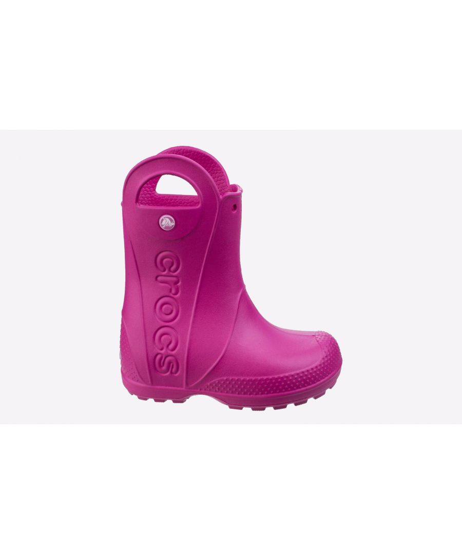 Now kids can enjoy classic Crocs comfort - even on the rainiest days. Our kids' rain boot is available in bright colours with a waterproof build that keeps puddle-jumping feet cosy and dry.\n-Waterproof rain boot\n-Fully Molded Croslite condtuction makes it light and comfortable\n-Reflective heel logo