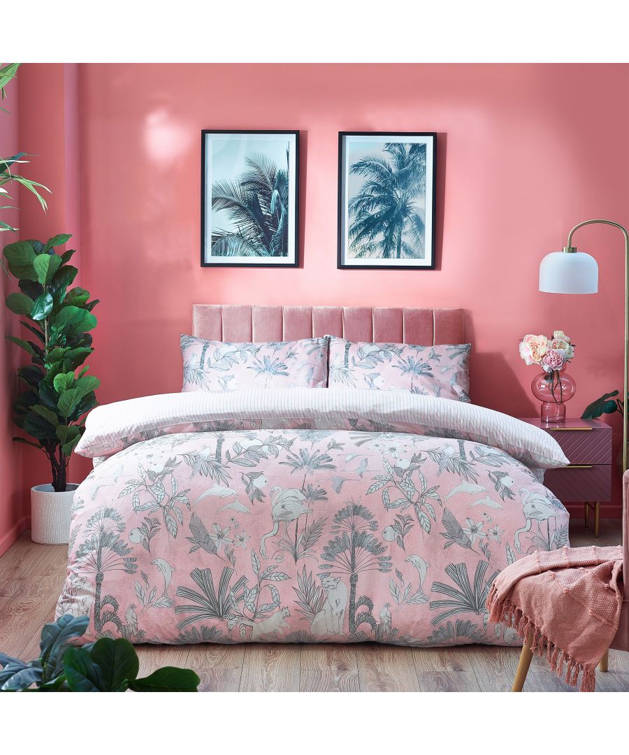 Inspired by the colony palm beach hotel and the indigenous Florida wildlife, pink paradise is a homage to 1940's glamour, the iconic pink interlaced with shades of greige, green and off white create a tranquil, chic bed set. The reverse is a nod to art dec, and bygone area.