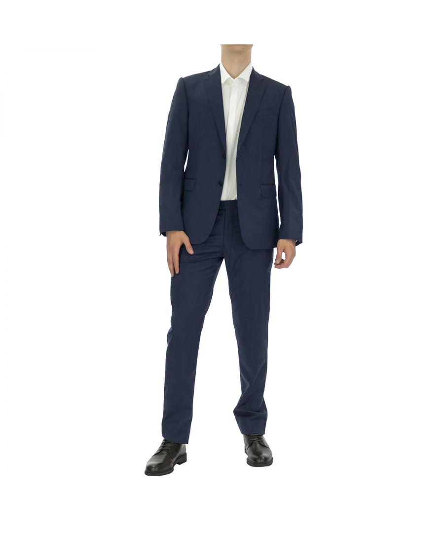 Emporio Armani W1VMEBW1611-922-58 Elegant and timeless, every man should have a blue suit like this one, perfect for any formal occasion. Made of wool.