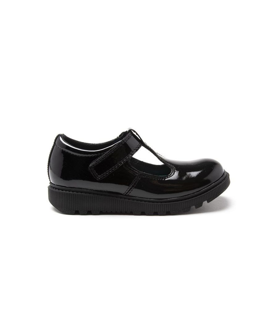 Als schoolschoenen moeten werken en er goed uit moeten zien. probeer de stijlvolle. maar toch gekleed en comfortabel Hush Puppies Gracie. Deze glanzend zwart. meisjesachtige ballerina's. in Mary Jane-stijl. voorzien van een microfresh binnenzool. gewatteerde kraag en klittenbandsluiting en een bovenwerk van hoogwaardig lakleer.