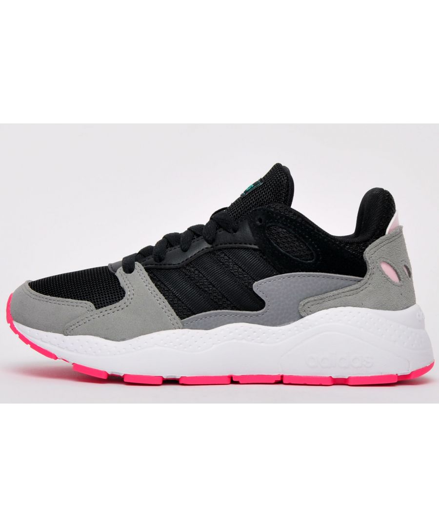 De Adidas Crazychaos is een lichtgewicht prestatieschoen die is ontworpen met jouw comfort in de eerste plaats in gedachten. Kenmerken zijn onder meer een Cloudfoam-middenzool met een extra comfortabele binnenzool die voor weelderige slijtage zorgt.
