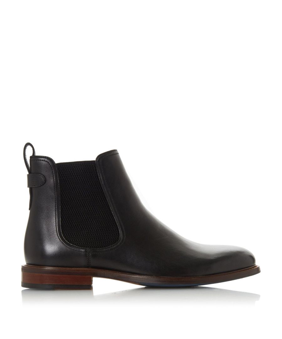 The Dune London Character Chelsea boots are a classic smart-casual option. Designed with a smooth upper and round burnished toecaps. The dapper pair is finished with elasticated inserts and pull-up tabs.