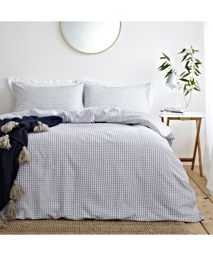 Invite some freshness into your bedroom décor with this modern, classic gingham style design. This duvet cover and pillow case set is perfect for creating a relaxed and easy living mood in your home. Perfecly light and airy for those summer months or warm and cosy for winter; this is the most versatile bedding you will ever own.