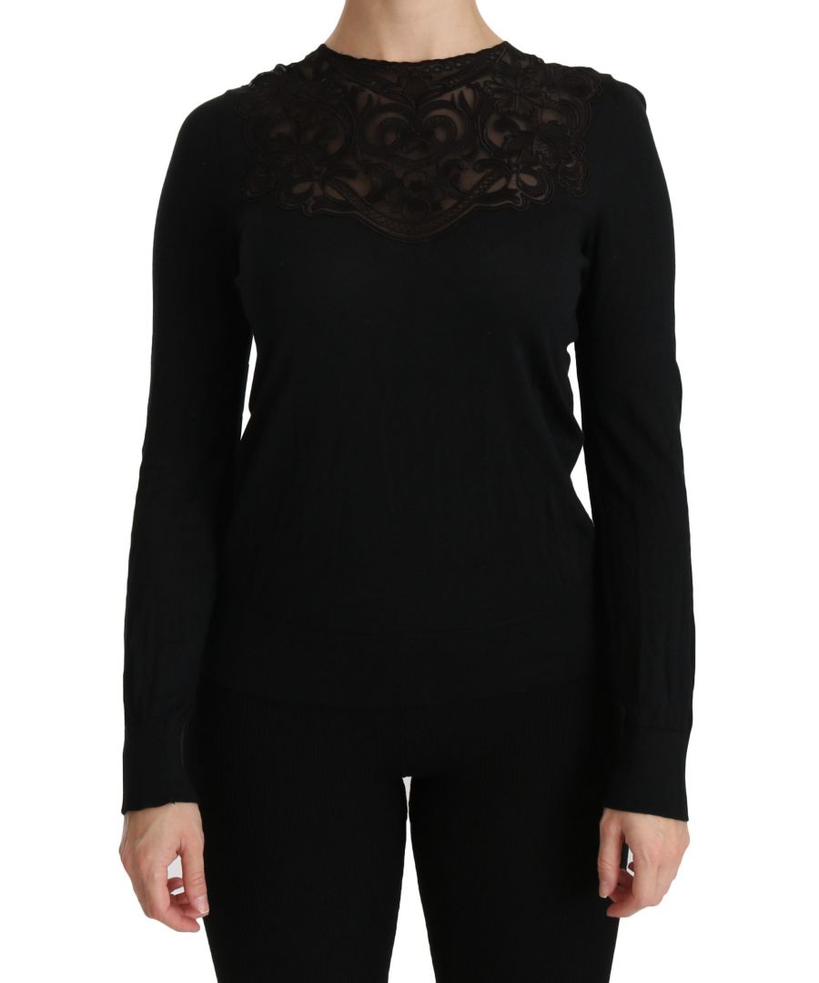DOLCE & ; GABBANA Superbe nouvelle marque avec étiquettes, 100% Authentique Dolce & ; Gabbana Blouse Modèle : Crew Neck Long Sleeve Top Matériel : 80% Silk 20% Viscose Couleur : Black Lace Logo details Made in Italy