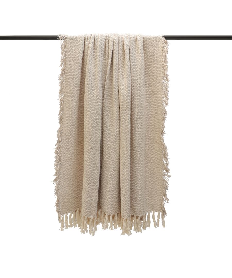 A classic herringbone weave makes the Jasper cotton throw a real crowd pleaser, whilst the double fringe and tassel edges gives a unique look. Perfect for cool summer evenings, or for layering up and adding texture to your home.