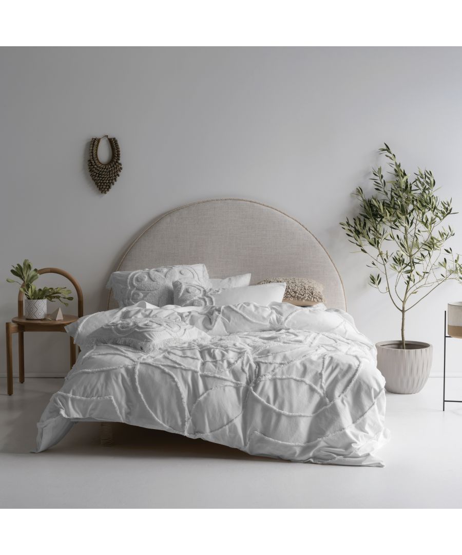 A beautiful medallion design in our soft cotton chenille, this bedlinen creates a stunning story in white. Perfect for layering with lots of other cosy and tactile accessories for the ultimate Boho boudoir.