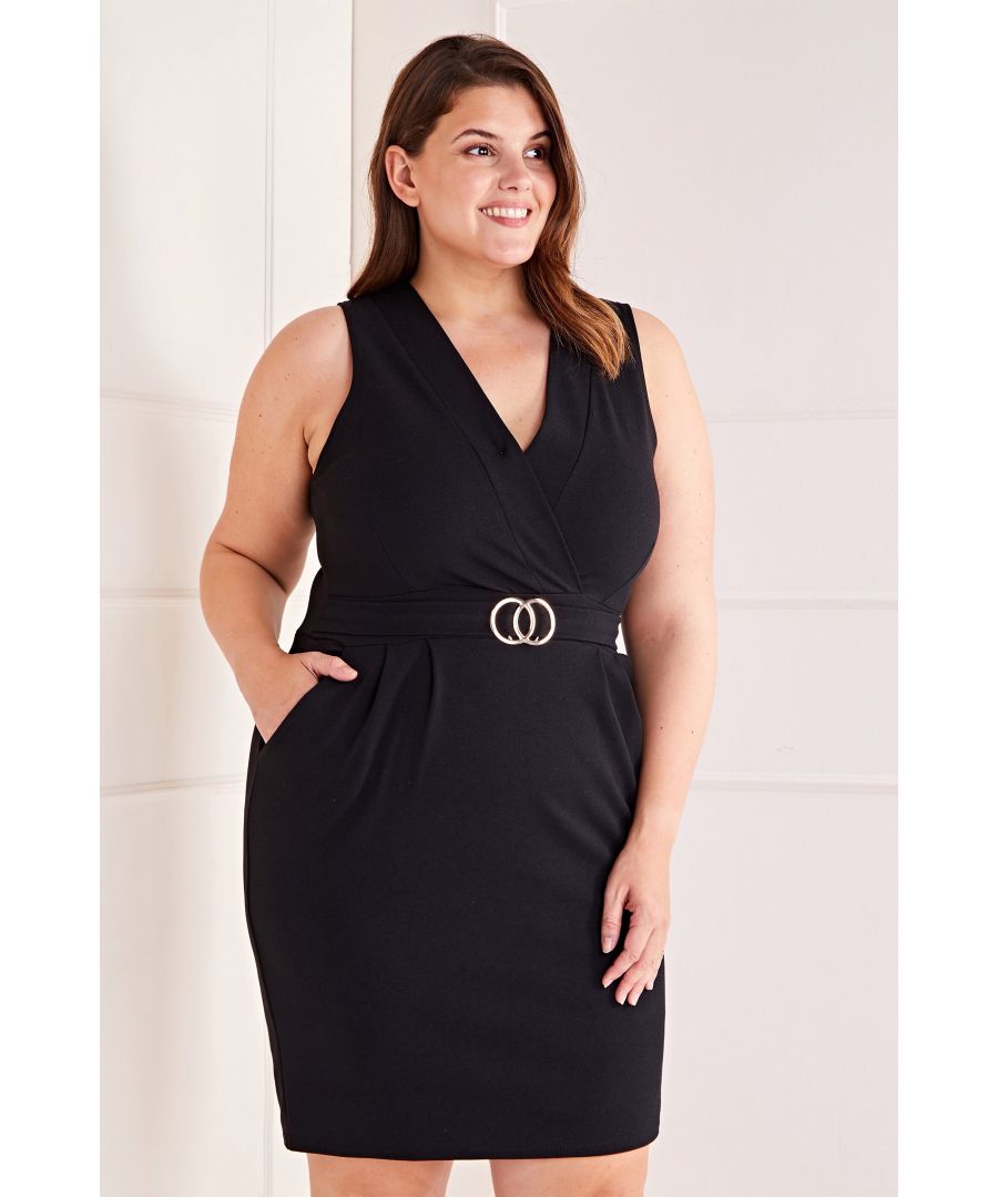 For a little black dress with a difference, choose this Plus Size Gold Belt Detail Bodycon Dress. In a sleeveless design, this cocktail dress is designed with soft, stretchy and breathable fabric. A slinky gold-tone belt runs around the waist to show off your curves and enhance your figure. To finish, a button fastening secures the back.  Shell: 95% Polyester, 5% Elastane Machine Wash At 30 Length is 98cm Model Wears Size 16