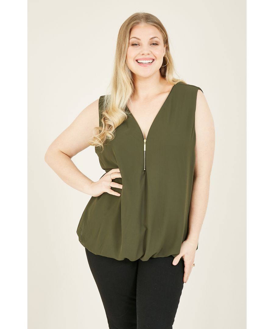 This Mela Plus Size Zip Detail Sleeveless Blouse is the perfect piece to wear all season long. Expertly styled with lightweight fabric that's apt for your comfort, it's enhanced by a modern zip neckline and a relaxed shape. Complete with a colour to enhance your weekendwear, pair with jeans for a high impact casual look.