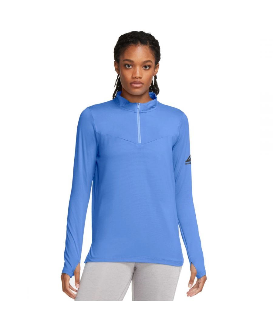 The Nike Element Trail Shirt for women is a running top with long sleeves which is soft, elastic and war. It's ideal for off-road adventurers. The Dri-FIT technology keeps you dry and comfortable. The top features thumb holes and has a half-zip for a custom fit and some extra ventilation.