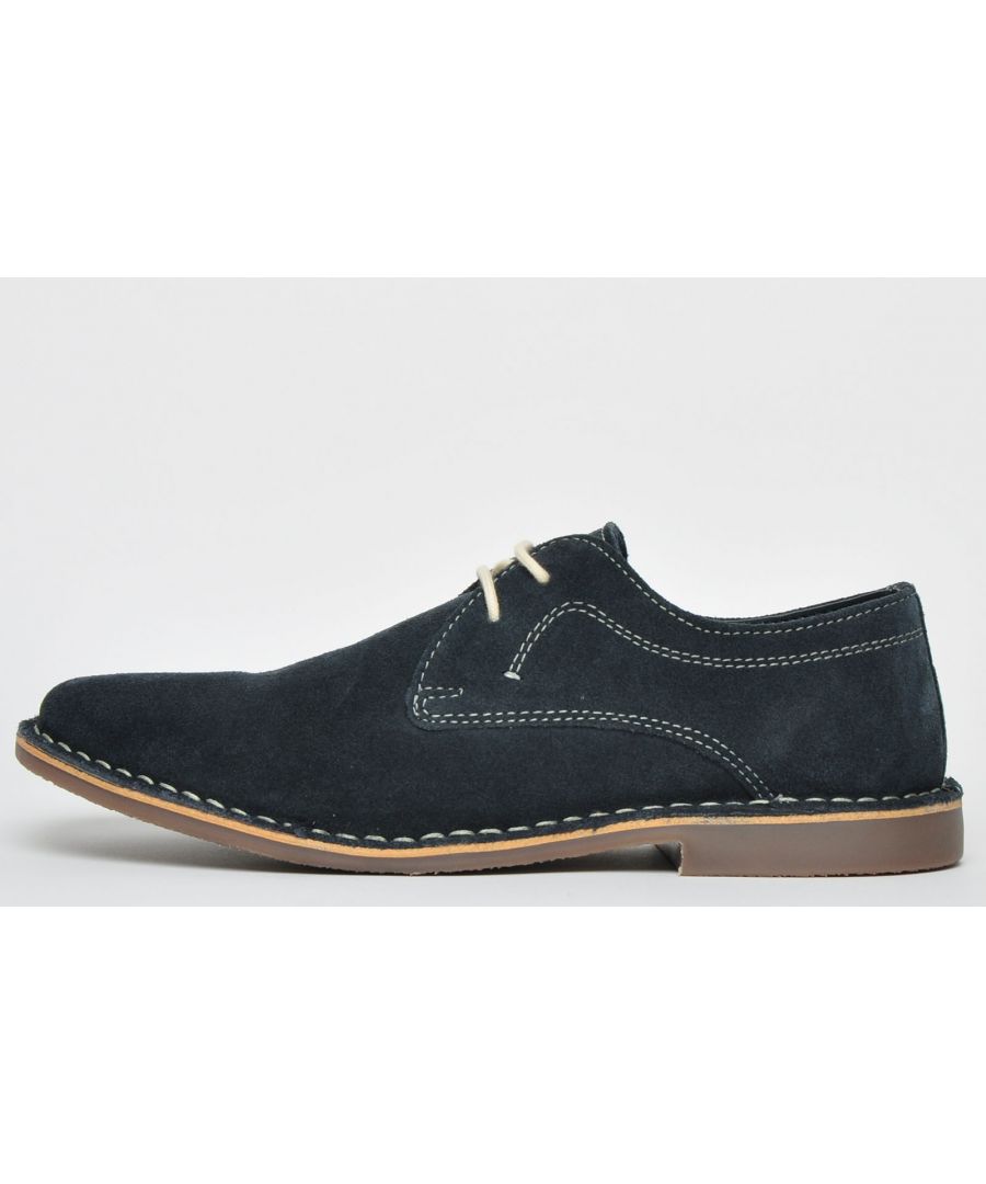 <p>Expertly fashioned in high quality suede leather, the Red Tape Yuma features stitched detailing to add a fresh edge to a classic shoe. With a sumptuous suede leather upper and padded insole constructed to offer unbeatable comfort and a durable outsole for that classic gentleman look, these premium men’s shoes are the ideal choice for casual, formal, or work occasions. </p> <p>- Premium suede leather upper </p> <p>- Soft fully lined interior cushioning</p> <p>- Comfort padded insole</p> <p>- Classic 2 eyelet lace up fastening</p> <p>- Durable grippy outsole</p>