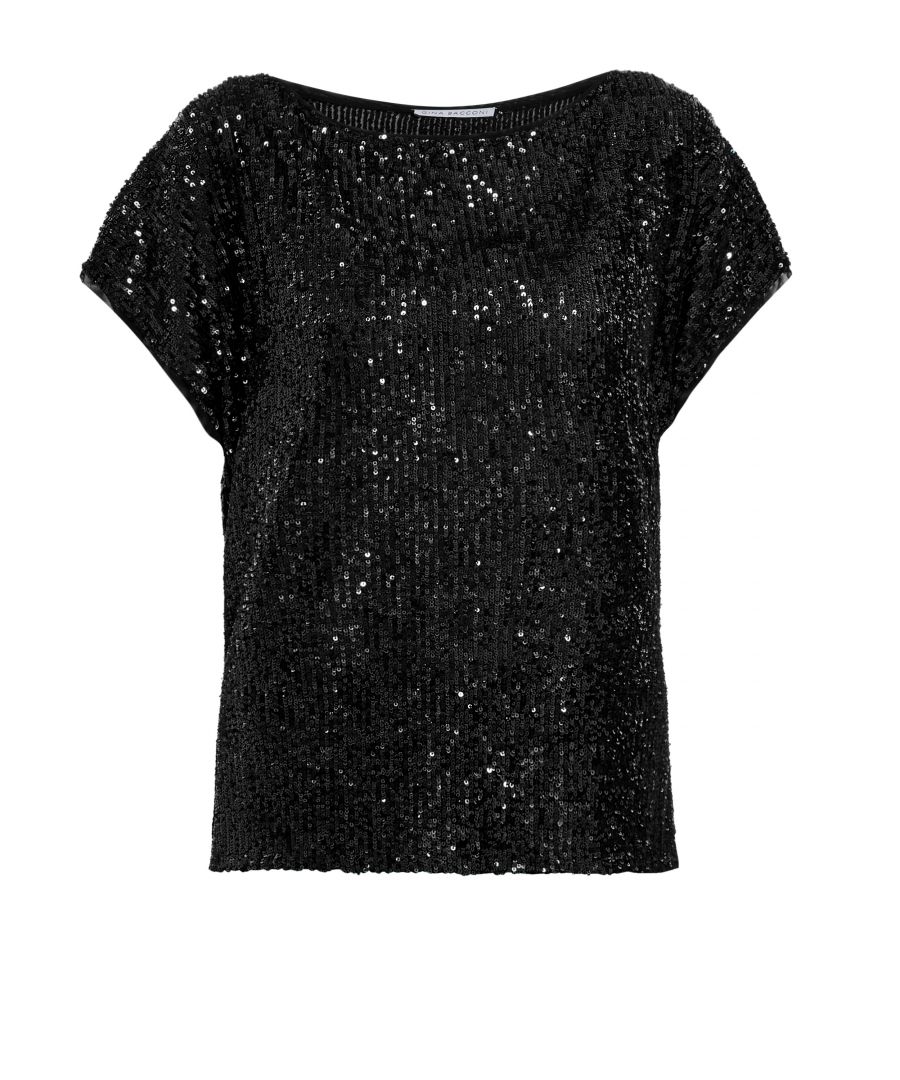 Feel classy and chic in this stretch sequin top by Gina Bacconi. It features all over sequin detailing, a round neckline and short sleeves.Perfect to wear for an elegant evening or special occasion.