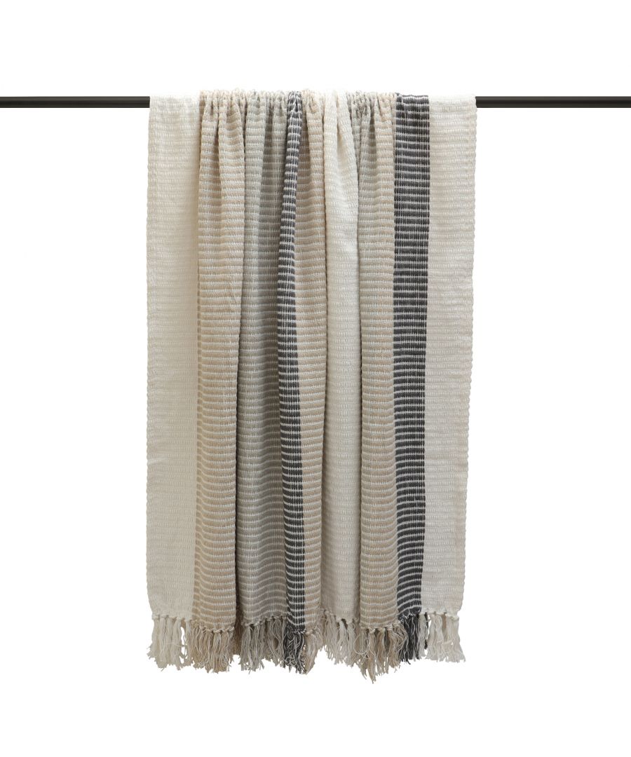 Our Tulsa cotton throw features bands of contrasting woven colour in warm summer tones, and finished with fringed tassel edges. Perfect for cool summer evenings, or for layering up and adding texture to your home.