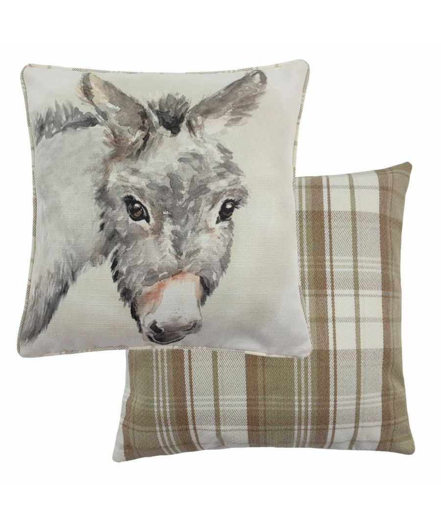This cushion brings a modern twist to a country-inspired design. With a hand painted watercolour animal accompanied by a tartan reverse this would be a great addition to any home that’s looking to inject some life or character. This is the perfect fit for any neutral or county inspired theme and a versatile cushion for many rooms.