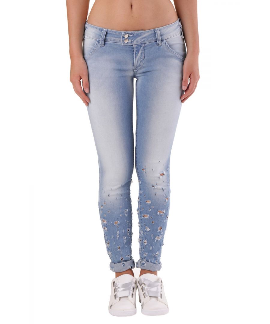 <b>Brand:</b> Met<br><b>Gender:</b> Women<br><b>Type:</b> Jeans<br><b>Made in:</b> Italy<br><b>Season:</b> All seasons<br><br><b>PRODUCT DETAIL</b><br>• <b>Color:</b> blue<br>• <b>Fastening:</b> with button<br>• <b>Pockets:</b> front and back pockets <br>• <b>Details:</b> -worn out effect <br><br><b>COMPOSITION AND MATERIAL</b><br>• <b>Composition:</b> -98% cotton -2% elastane <br>•  <b>Washing:</b> machine wash at 30°