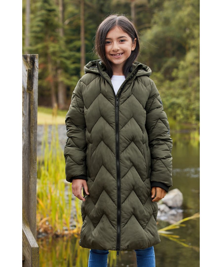 Take on the weather in family style with this jacket from the Threadbare family range. This puffer jacket features a funnel neck collar with hood, two front pockets, zig-zag padding and two front pockets. Finished with a branded badge on the left arm. Matching mens, ladies and boys styles are available.